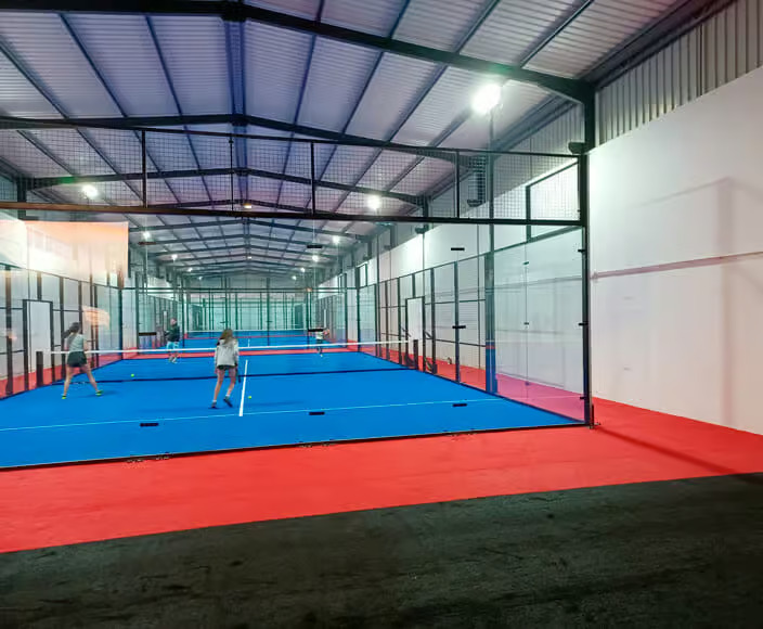 cesped-artificial-pista-padel-azul-1 cesped-artificial-pista-padel-azul-1