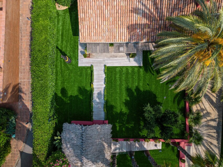 Film-Quality Turf for Movies, TV & Reality Shows: How Artificial Grass Creates Camera-Ready Sets